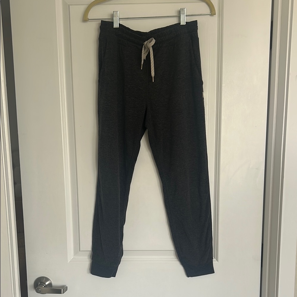 Vuori Women’s Performance Jogger in Charcoal Grey, Size XS